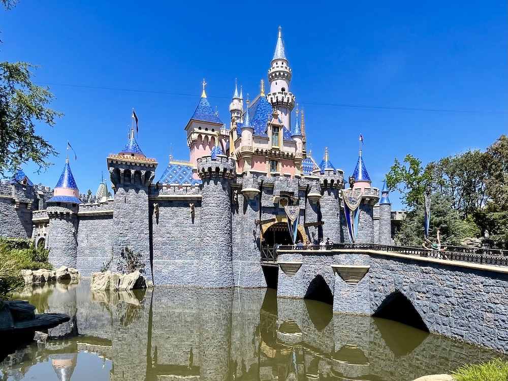 Tips for Visiting Disneyland in April 2024