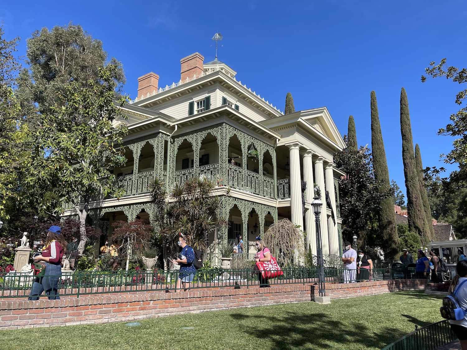 When Will the Haunted Mansion Reopen at Disneyland? David Vaughn